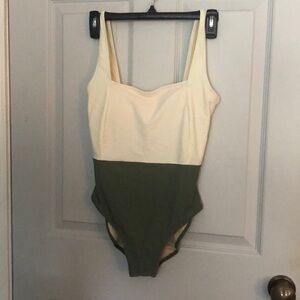 beach joy Rosie Daze Boutique cream and green colorblick swimsuit size small